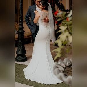 Justin Alexander Wedding Dress Crepe Fit & Flare Gown with illusion back Small